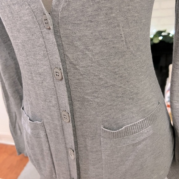 Banana Republic Heather Gray V-Neck Cardigan - Picture 3 of 3